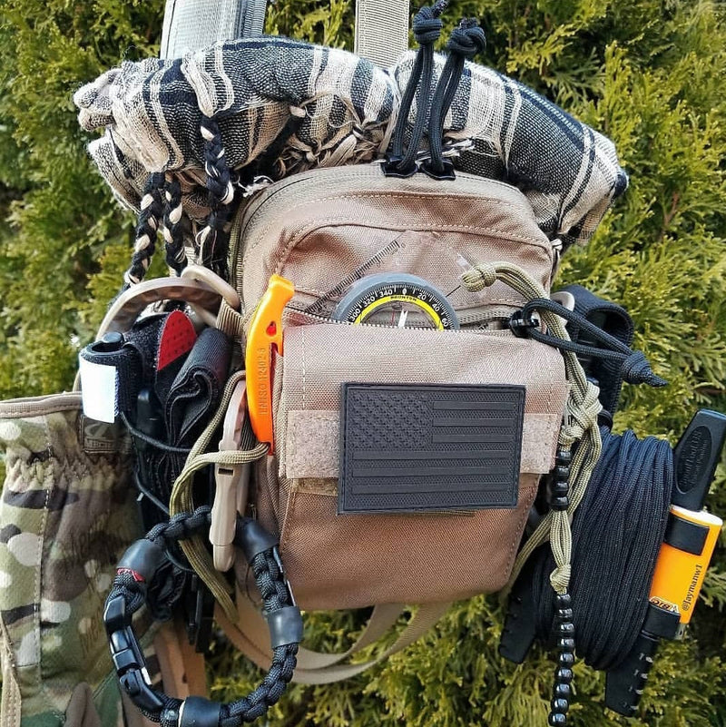 Load image into Gallery viewer, Bug Out Bracelet - Paracord Bracelet, Survive Offgrid with 30 item last ditch effort kit.
