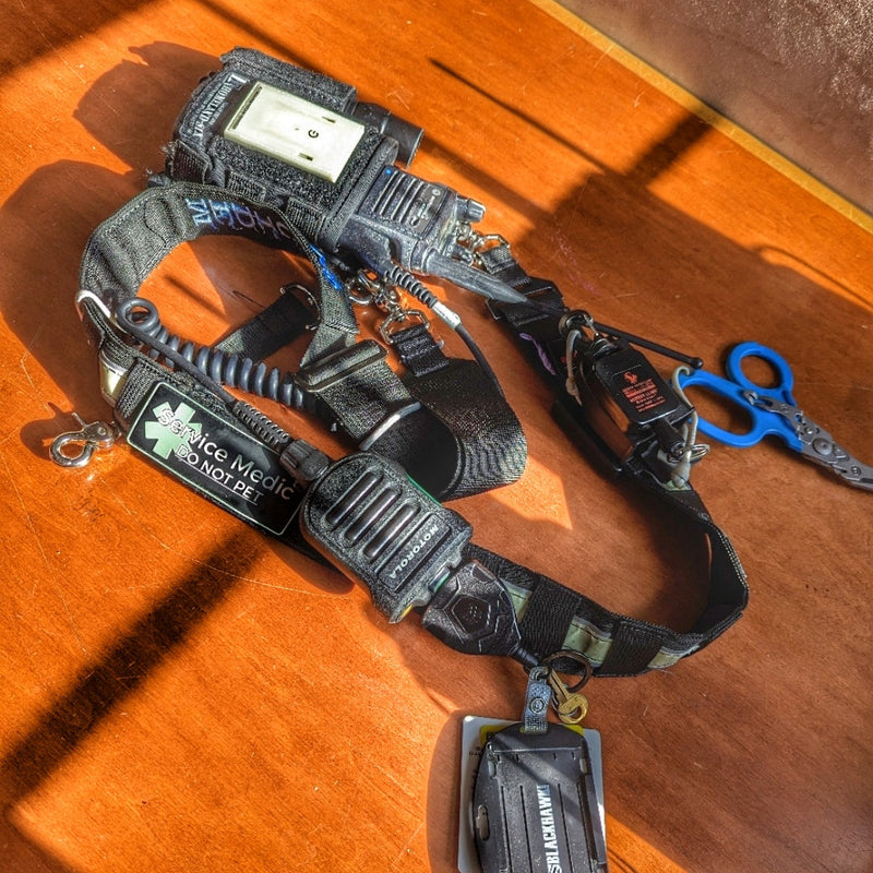 Load image into Gallery viewer, Illumination Patch Kit: Built-in Flashlight and Chemlight Morale Patch

