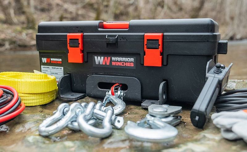 Load image into Gallery viewer, Trojan 4,000lb 12v Portable Utility Winch - Synthetic Rope

