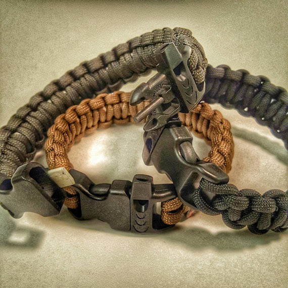 Load image into Gallery viewer, Scout Slimline: Minimalist&#39;s Paracord Bracelet for Survival Essentials - Fire, Cut, Shelter, Signal
