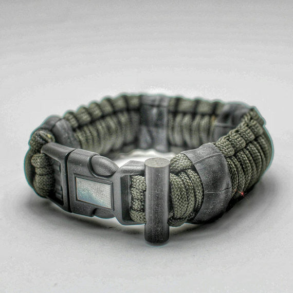 Load image into Gallery viewer, SERE Sidekick- Tactical Survival Paracord Bracelet to Evade, Resist &amp; Escape.
