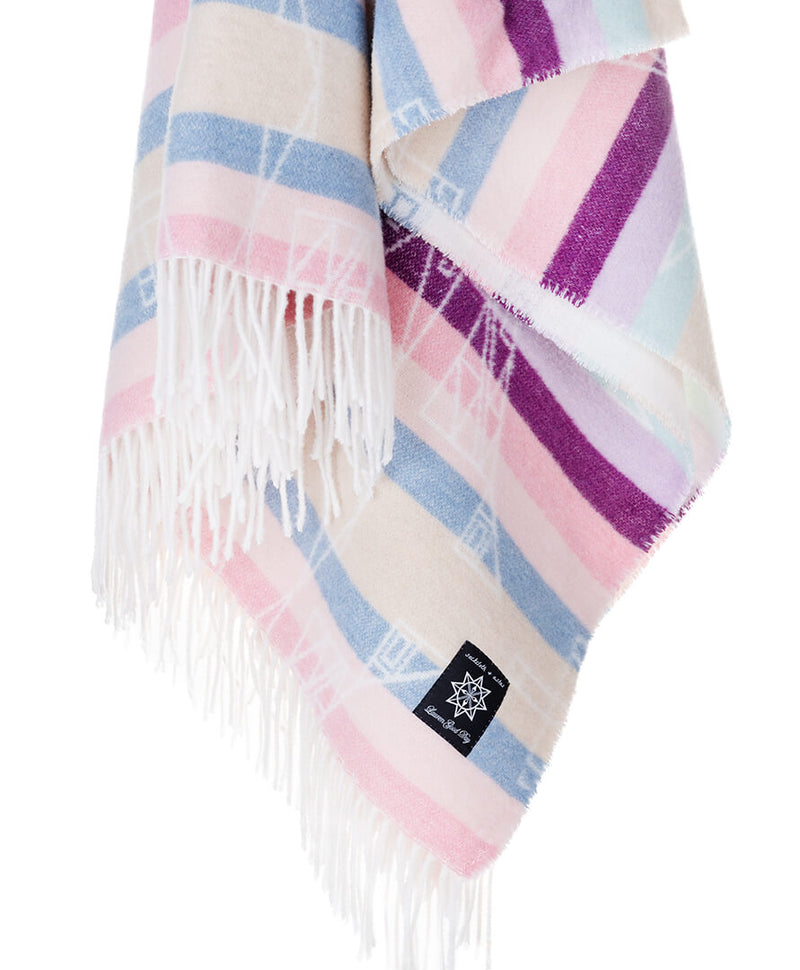 Load image into Gallery viewer, Hunaaneeká (Spring)
