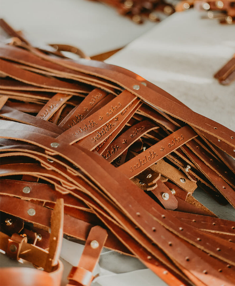 Load image into Gallery viewer, Leather Blanket Roll
