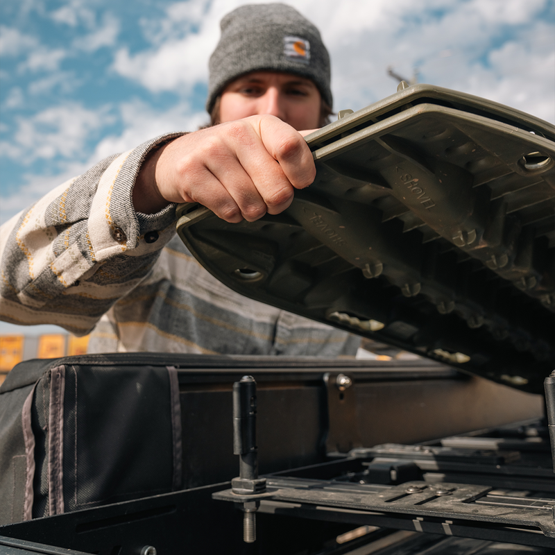 Load image into Gallery viewer, Roof Rack Traction Board Mount
