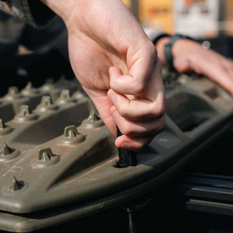 Load image into Gallery viewer, Roof Rack Traction Board Mount
