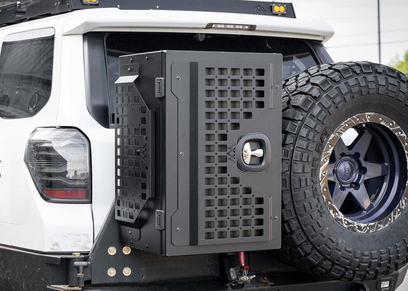 Load image into Gallery viewer, Universal Adventure Storage Box (19x28x15)
