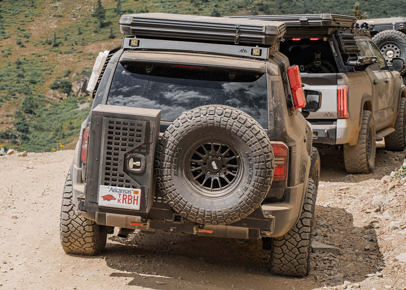 Load image into Gallery viewer, Universal Adventure Storage Box (19x28x15)
