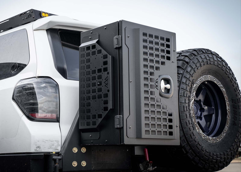 Load image into Gallery viewer, Universal Adventure Storage Box (19x28x15)
