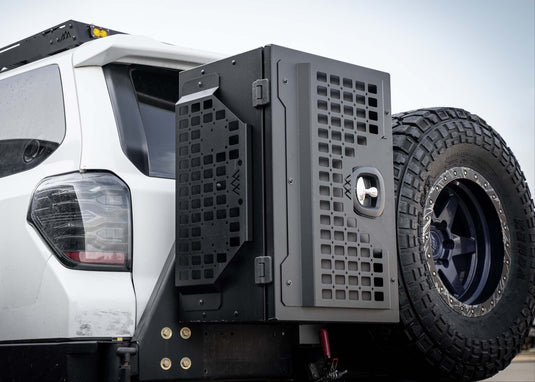 Universal Adventure Storage Box (19x28x15)